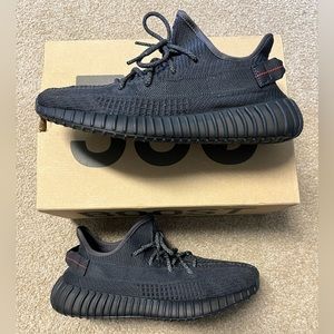 🔥LIKE NEW! With Authentication! Yeezy 350 Black Non-Reflective sz 10